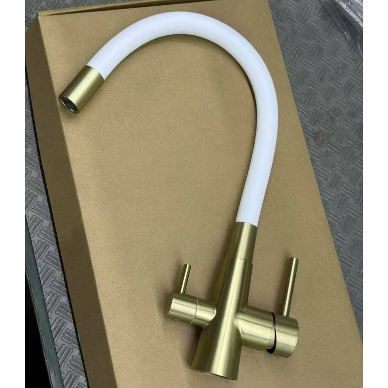 Elegant Deck Mounted Single Handle Bathroom Water Mixer