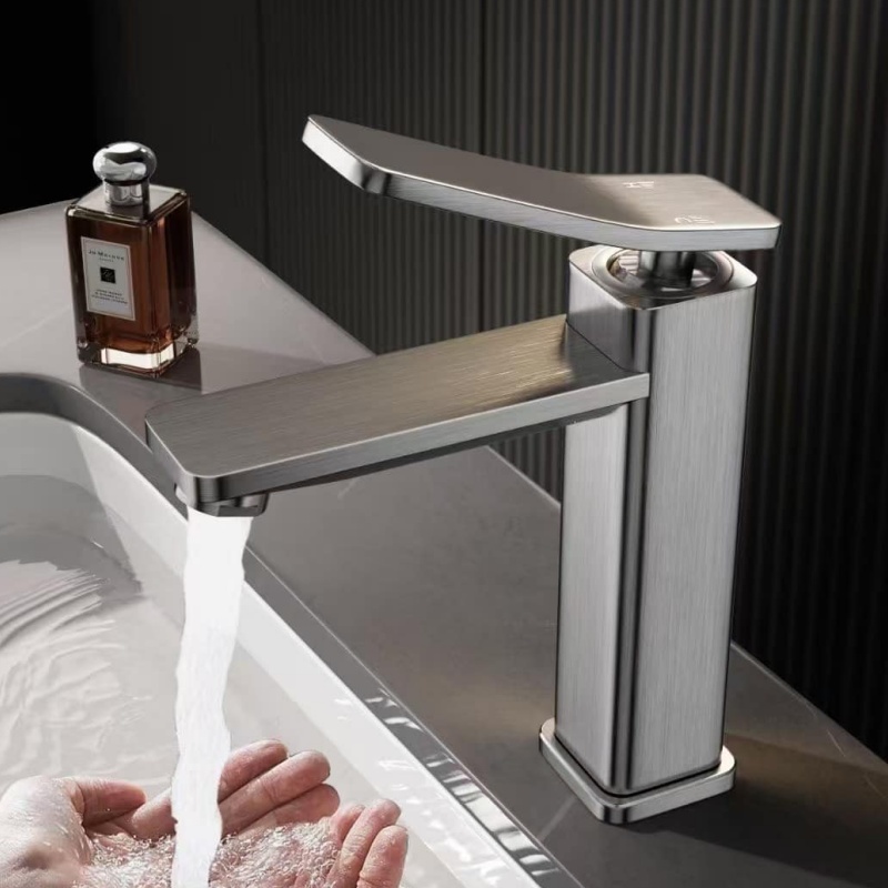 Elegant Brass Hot and Cold Water Basin Bathroom Sink Mixer Faucet