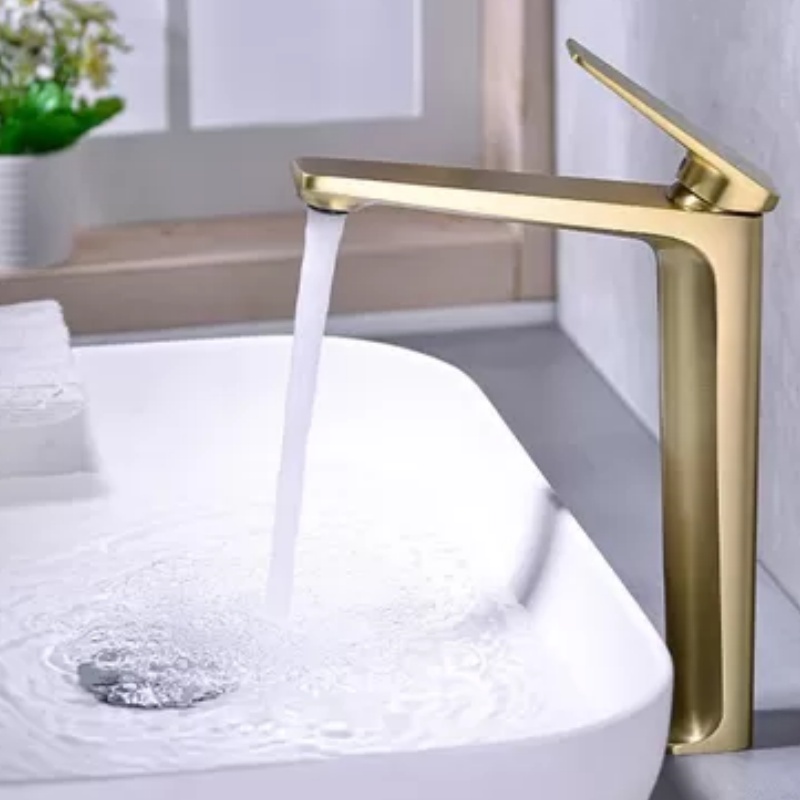 Stylish Chrome Stainless Steel Bathroom Faucet with Single Handle